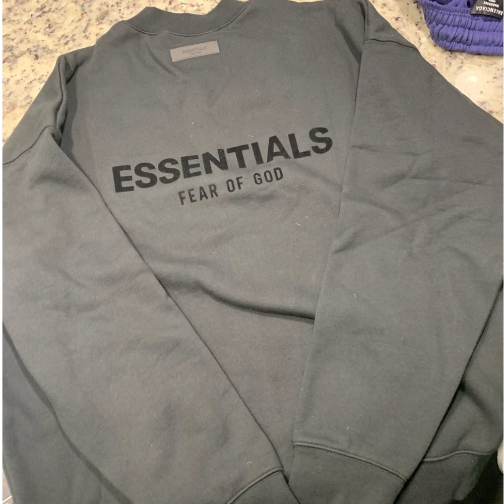 Essentials Crewneck